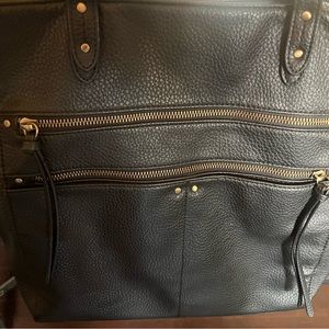 2 pocketbooks a relic by fossil and a Micheal kours